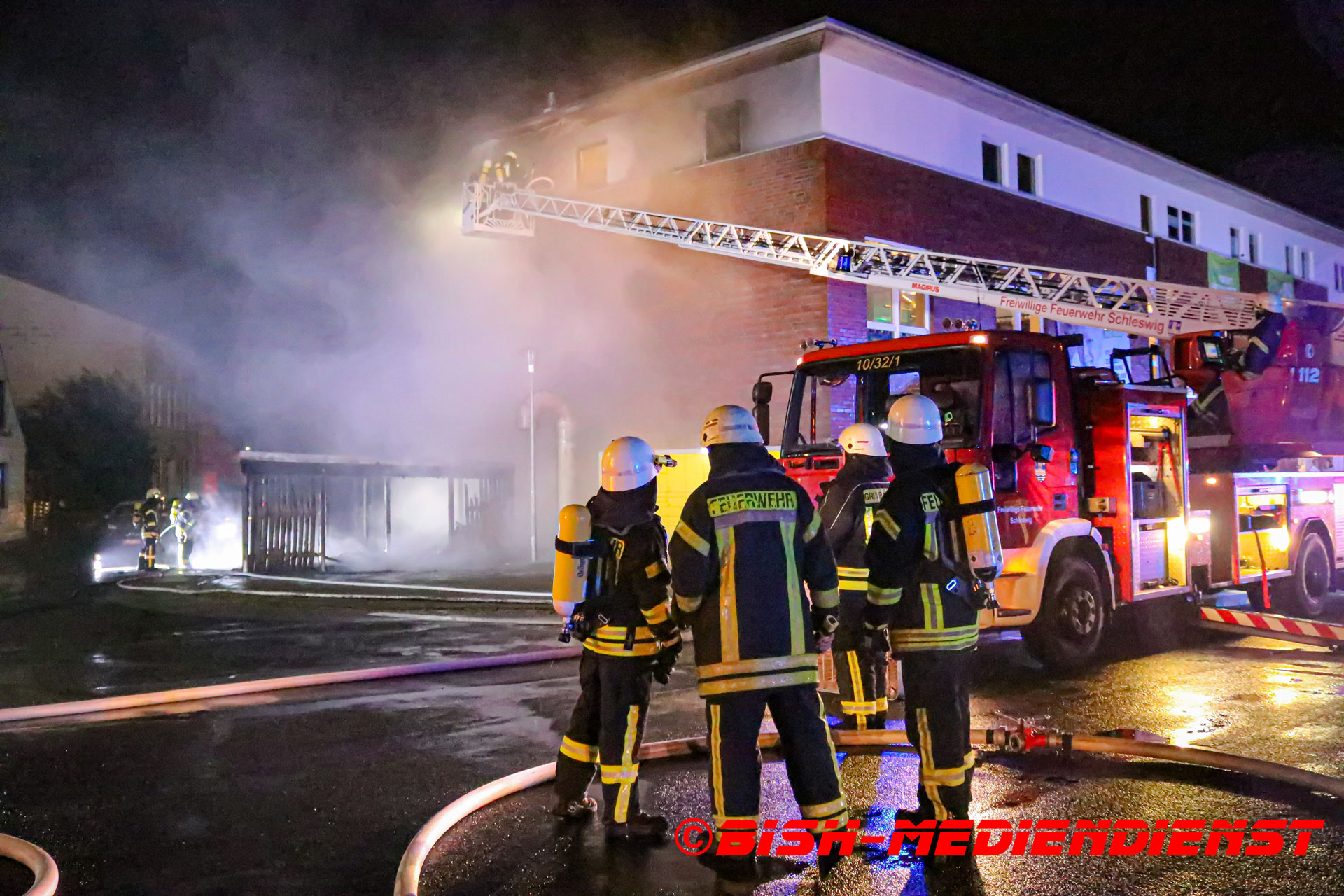 Read more about the article Holzschuppen in Vollbrand – Großeinsatz für die Feuerwehr Schleswig